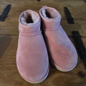UGG ultra mini- light pink- Sz 8!